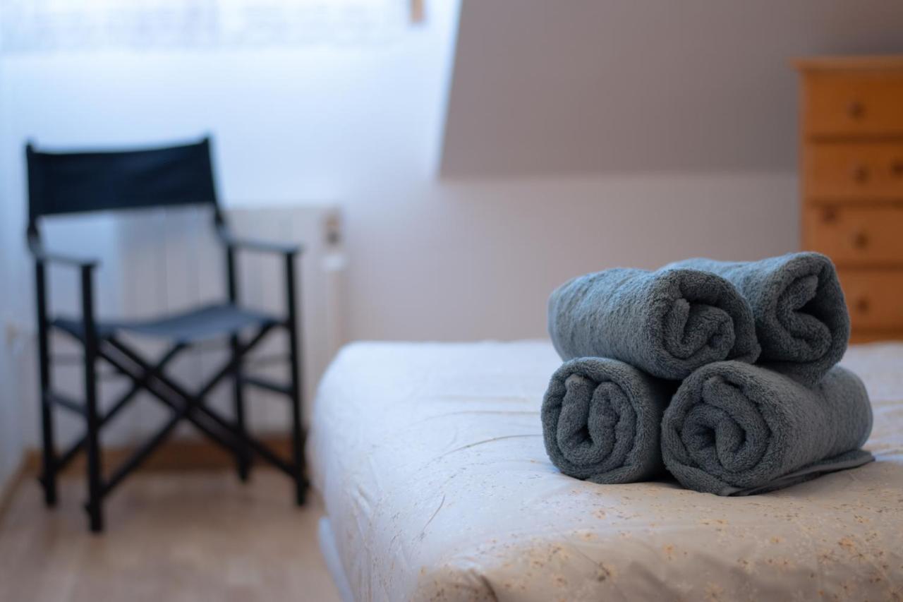 Apartamento Centrico Con Parking - L'Amfitriona Rialp Extérieur photo