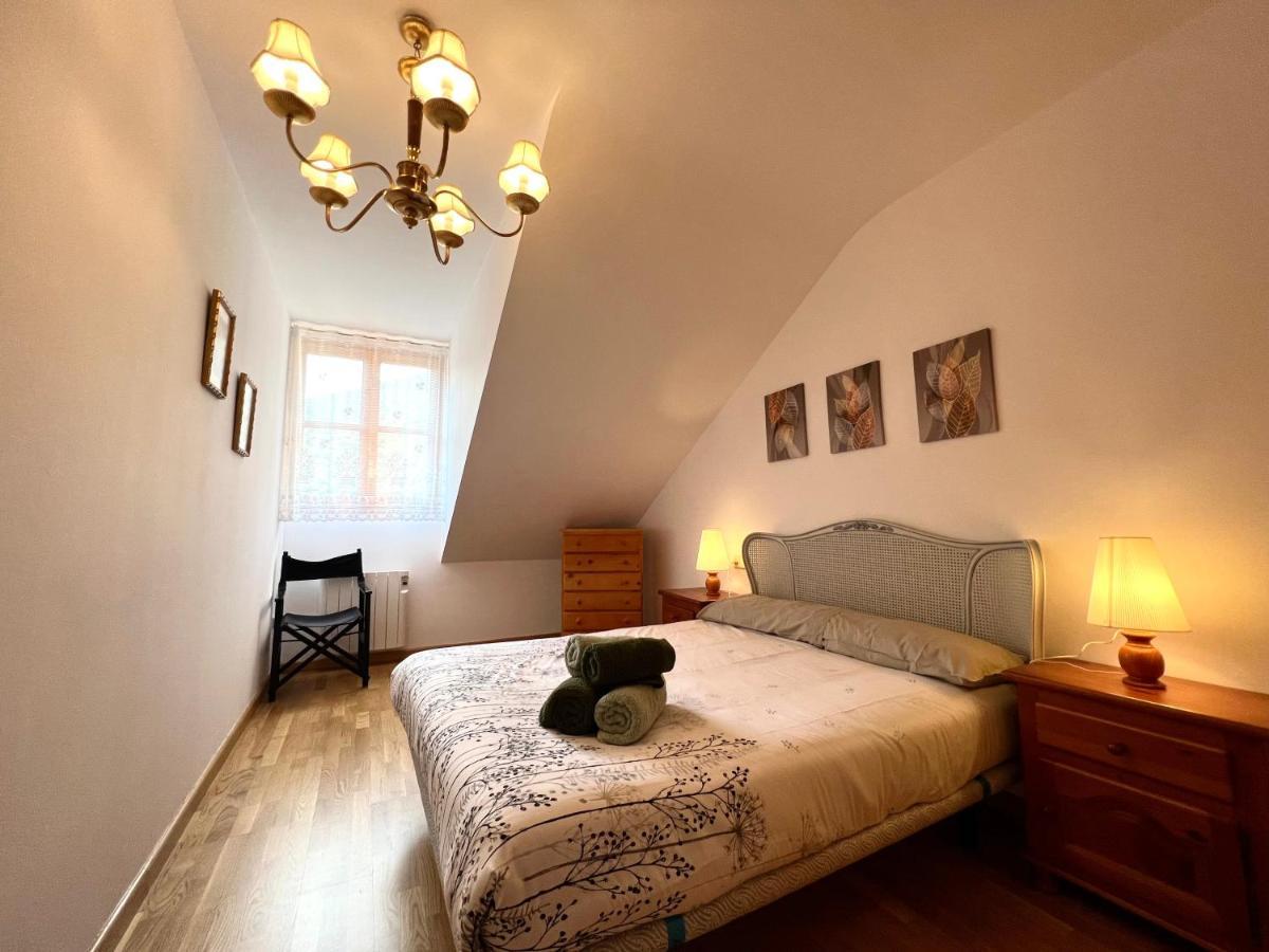 Apartamento Centrico Con Parking - L'Amfitriona Rialp Extérieur photo